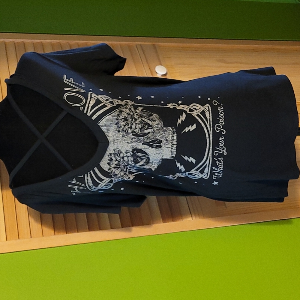 T-shirt graphic